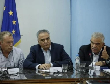 Στη Βουλή διαβιβάζεται η μήνυση κατά Σκουρλέτη και Τόσκα για τη φονική πυρκαγιά στο Μάτι